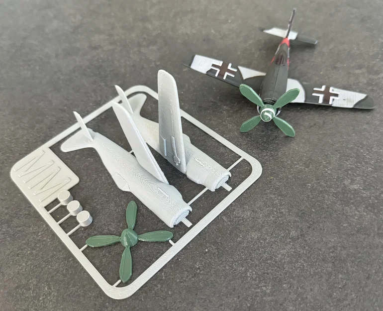 Mô hình lắp ráp máy bay Focke-Wulf Fw 190 dạng Kit Card độc đáo - Image 16
