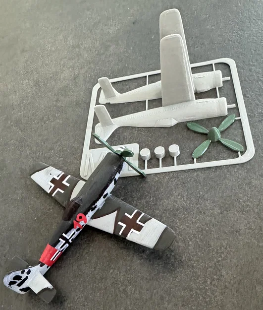 Mô hình lắp ráp máy bay Focke-Wulf Fw 190 dạng Kit Card độc đáo - Image 17