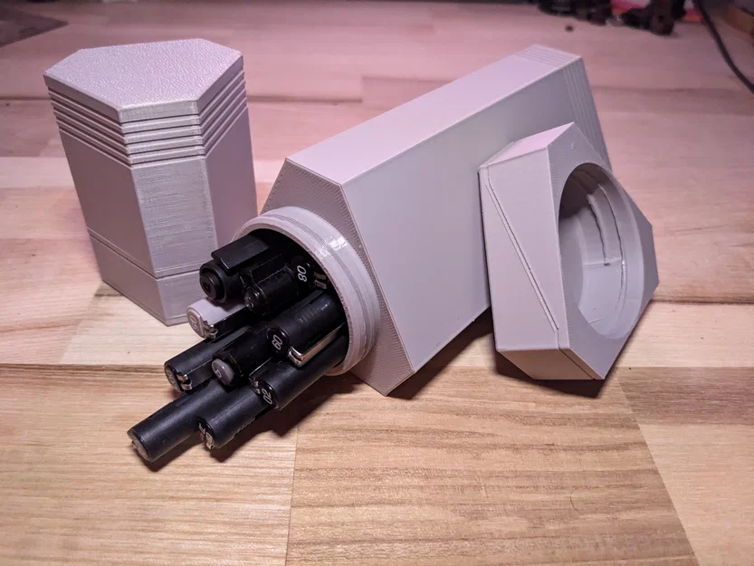 Hộp đựng dạng viên nang đa năng hình học (Geometric Multipurpose Storage Pill) - Image 2