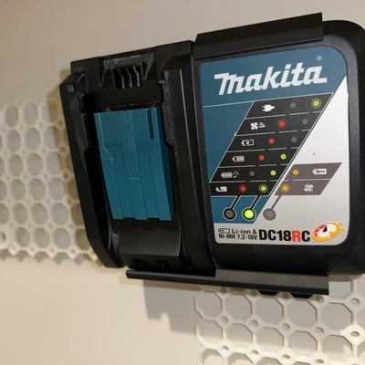 Ngàm Multiboard gắn tường cho sạc pin Makita DC18RC