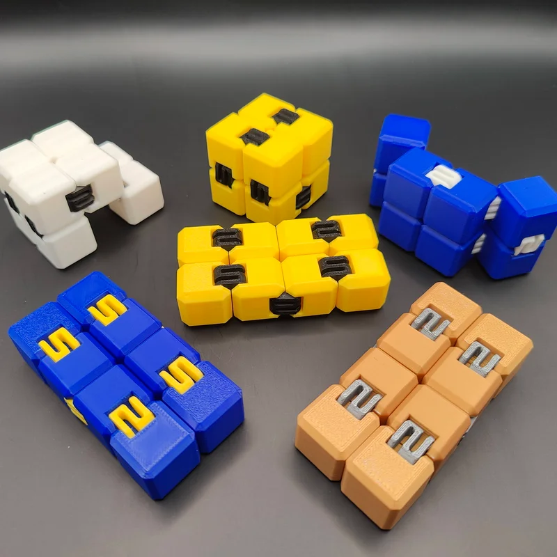 Infinity Cube thiết kế khác lạ (giảm kẹt pivot, Pivot Links tách rời)