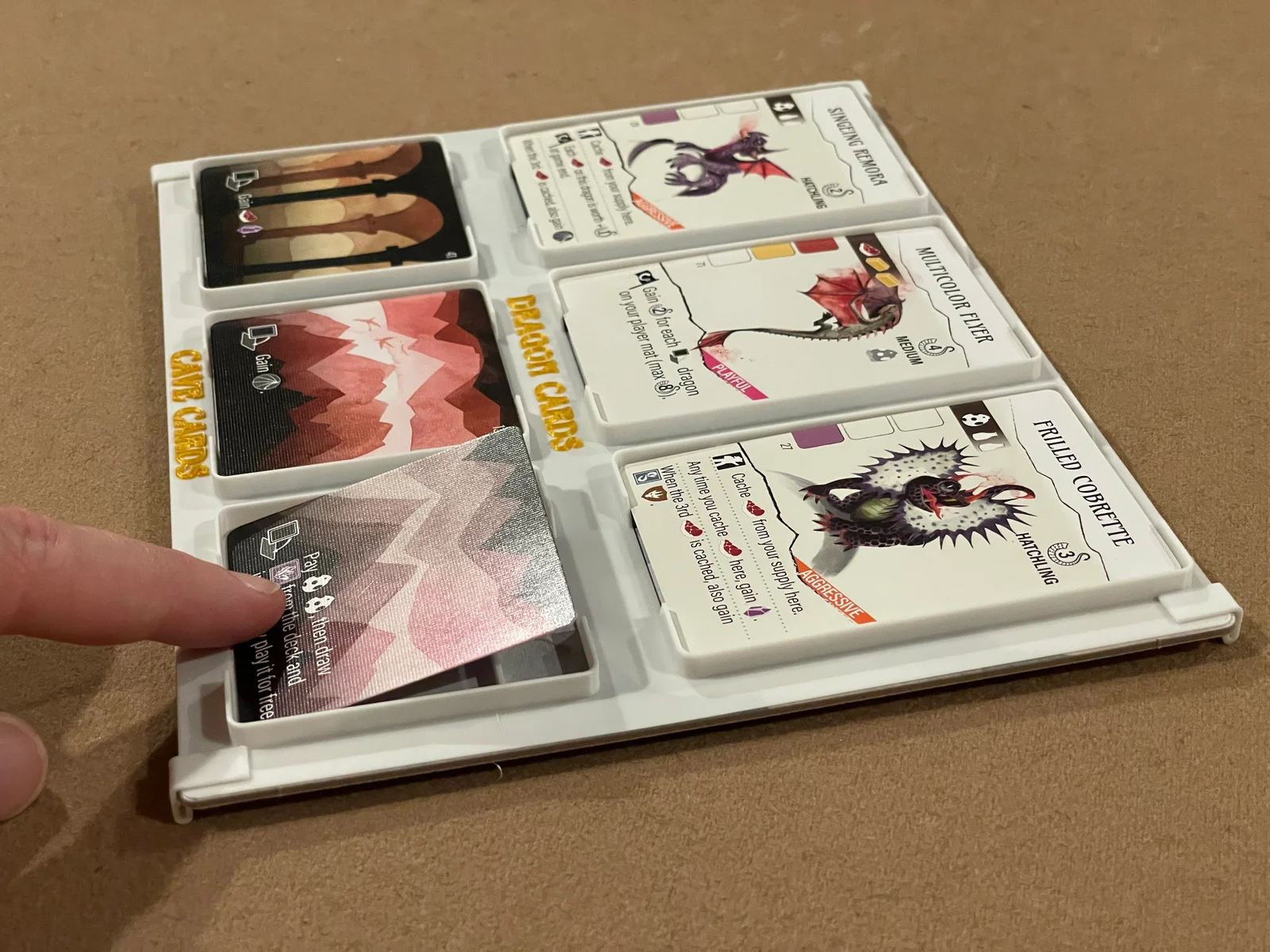 Wyrmspan Card Display – Khay trưng bày bài cầm lên không rớt 1