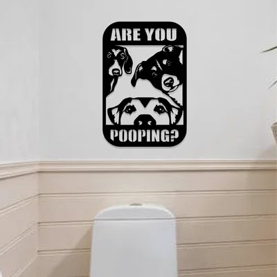 Bạn đang đi vệ sinh hả? Bảng hiệu phòng tắm Doggo