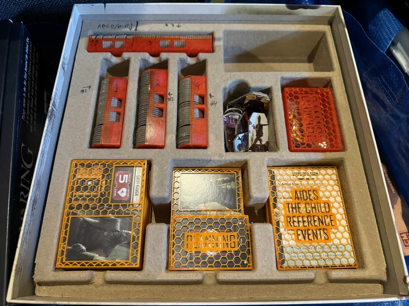 The Mandalorian: Adventures Insert – Bộ chèn giữ token & hộp bài - Image 1