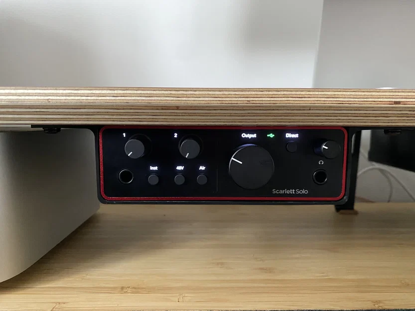 Giá đỡ treo dưới bàn cho Focusrite Scarlett Solo 4th Gen - Image 1