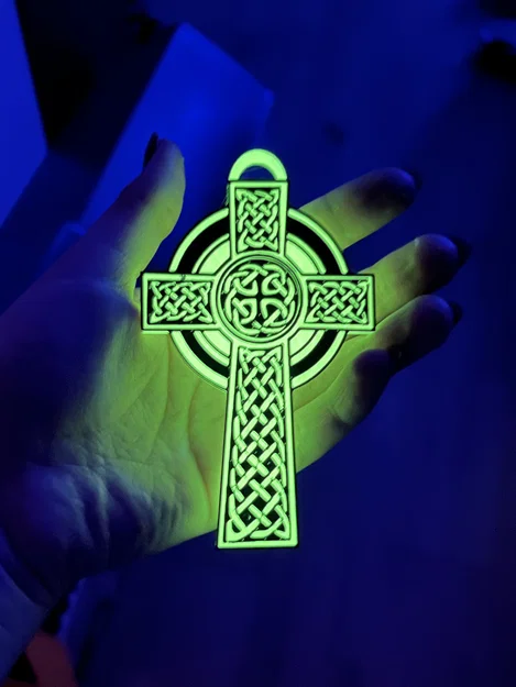 Mặt dây chuyền thánh giá Celtic (Celtic cross pendant) - Image 2