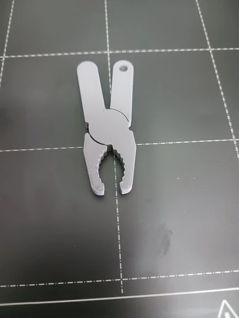 Mô hình kìm cầm tay 3D nhỏ gọn - File in STL cho người mới bắt đầu - Image 2