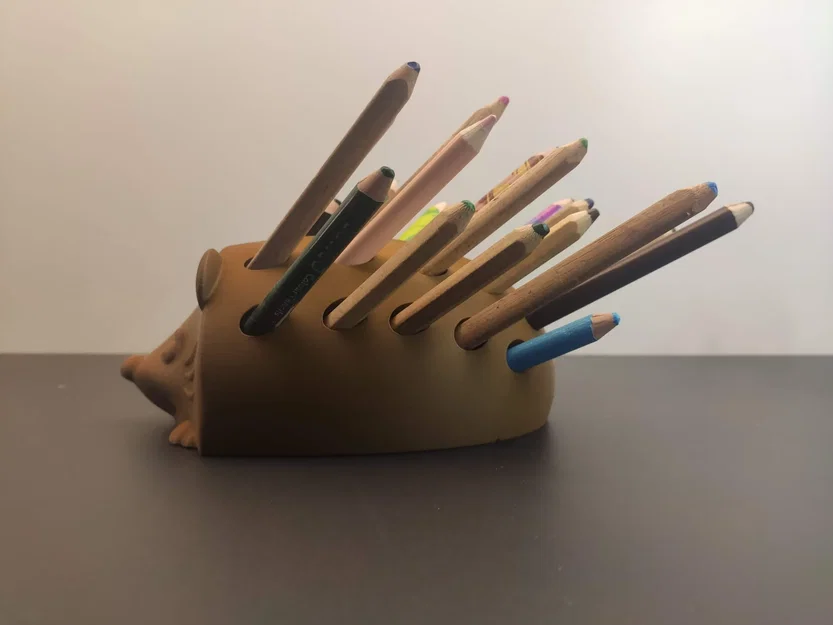 Mô hình nhím cắm bút Crayon Hedgehog đáng yêu cho bàn làm việc - Image 3