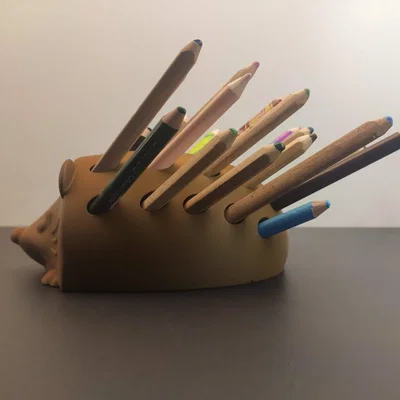Mô hình nhím cắm bút Crayon Hedgehog đáng yêu cho bàn làm việc