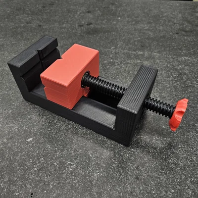 Ê-tô mini in 3D cầm tay - Phụ kiện đắc lực cho dân DIY