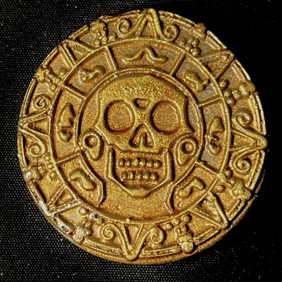 Mô hình đồng xu vàng cướp biển Cursed Pirate Gold tinh xảo