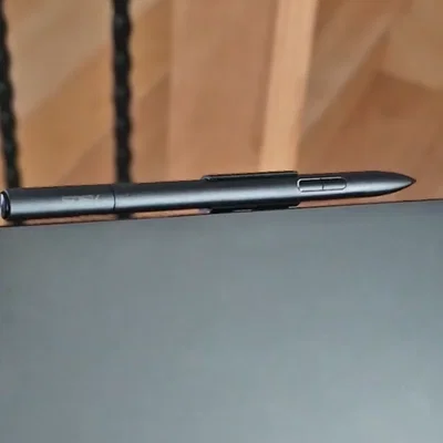 Kẹp giữ bút ASUS Pen 2.0 cho laptop ASUS ProArt PX13 gọn gàng