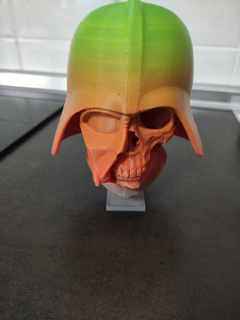 Hộp sọ Darth Vader kèm đế - Image 2