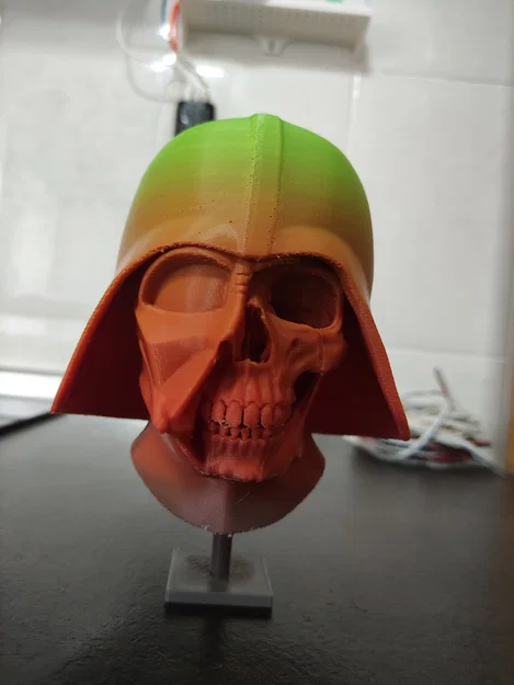 Hộp sọ Darth Vader kèm đế - Image 3