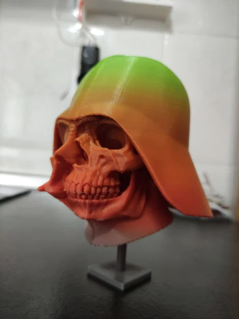 Hộp sọ Darth Vader kèm đế - Image 4