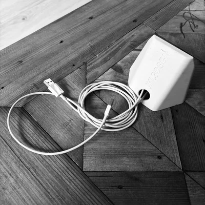 Đế sạc để bàn 2 trong 1 cho iPhone và Apple Watch tiện lợi