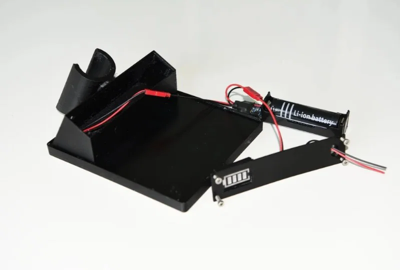 Ngàm gắn cột cho solar panel & hộp bảo vệ mạch điện - Image 2