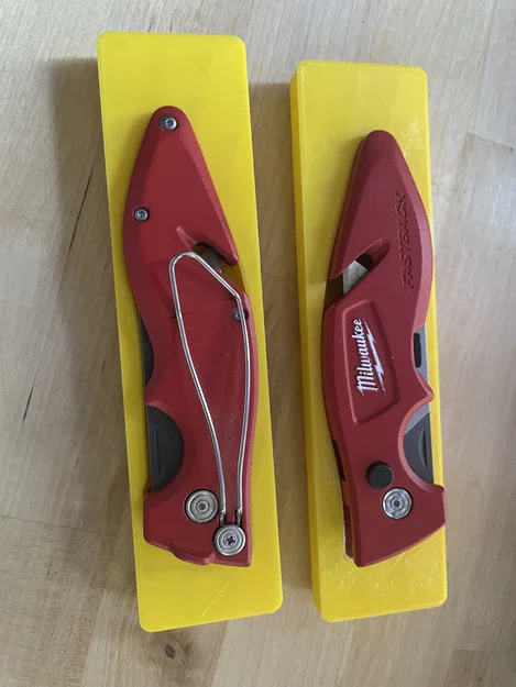 Gridfinity holder dao Milwaukee Fastback | Shadowbox 1x4 - Image 1