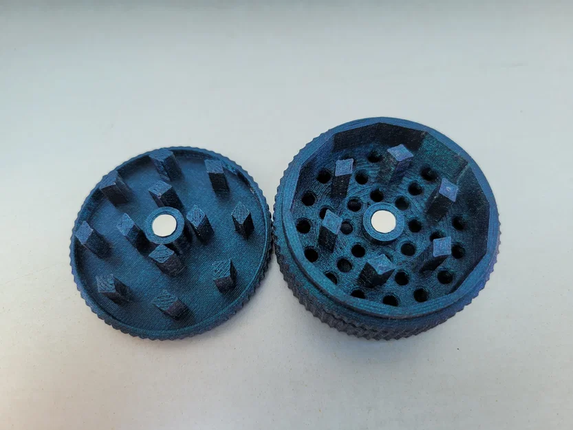 Dụng cụ nghiền thảo mộc (Herb Grinder) 3D có nam châm cực tiện lợi - Image 1