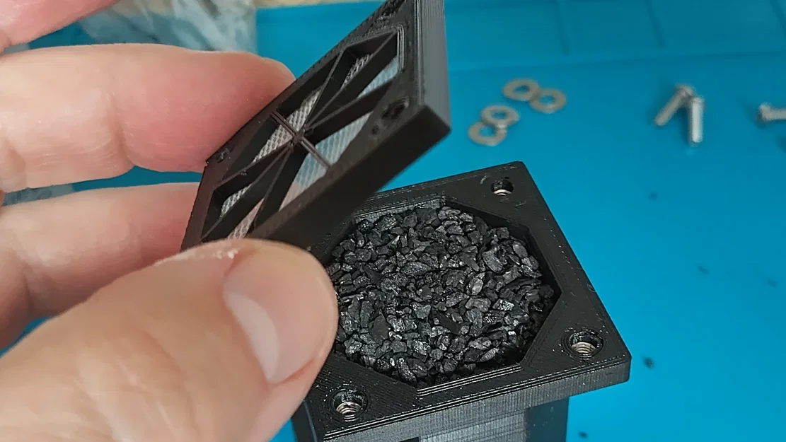 Bộ lọc Carbon cho Saturn 4 Ultra (gắn cổng sau, quạt USB) - Image 3