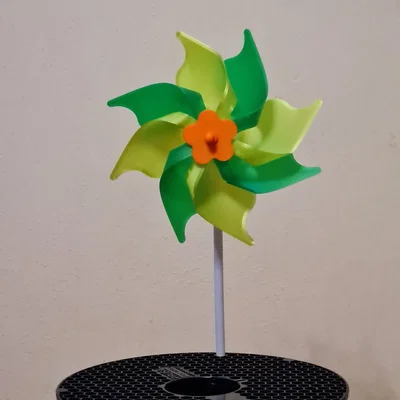 Chong Chóng Nhiều Màu (Colorful Pinwheel)