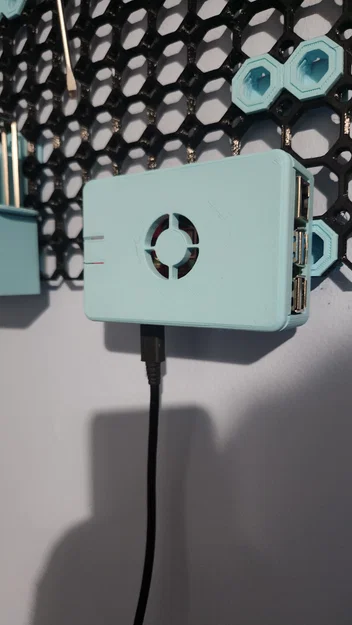 Case Raspberry Pi 4 Model B không cần ốc vít, gắn Multiboard (Multiboard mount) - Image 1