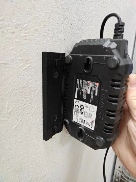 Giá treo tường cho bộ sạc Parkside PLG 20 C3 tiện lợi - Image 2