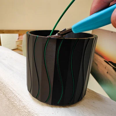 Wall Mount Planter V2 - NO AMS (Chậu treo tường)