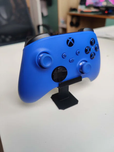 Giá đỡ tay cầm Xbox tối giản (Minimalist Xbox Controller Stand) - Image 1