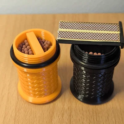 Hộp đựng diêm chống nước kèm miếng quẹt (striker)