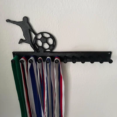 Giá treo huy chương bóng đá thiết kế treo tường ấn tượng