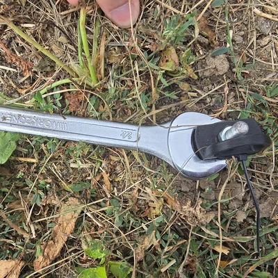 Neo đất siêu cứng cáp - Very Awesome Ground Anchor