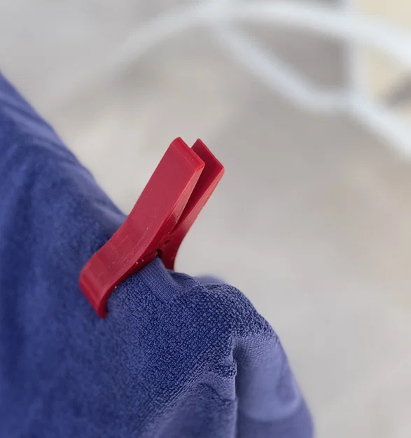 Kẹp khăn tắm cho ghế nằm (Beach Towel Clip for Deck Chair) - Image 1
