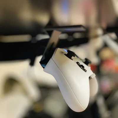 Tay cầm Xbox One - Giá treo đơn giản gắn dưới mặt bàn