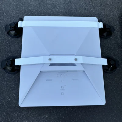 Giá đỡ Starlink Mini dùng hít kính tiện lợi cho xe hơi và du lịch