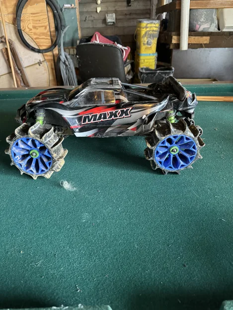 Bộ mâm và lốp gai địa hình Paddle cho xe RC Traxxas Maxx - Image 1