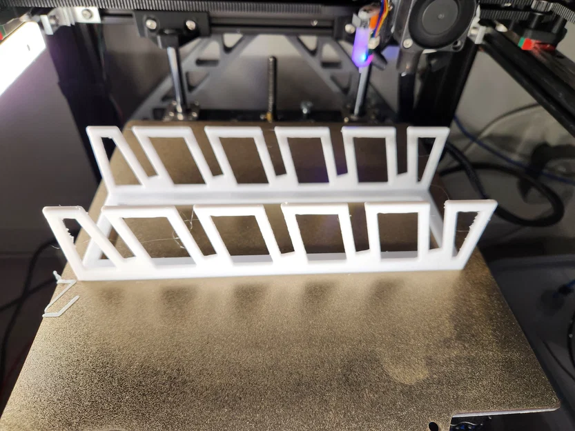 Giá treo nón kết 5 ngăn - Thiết kế 3D tiết kiệm nhựa cực hay - Image 2