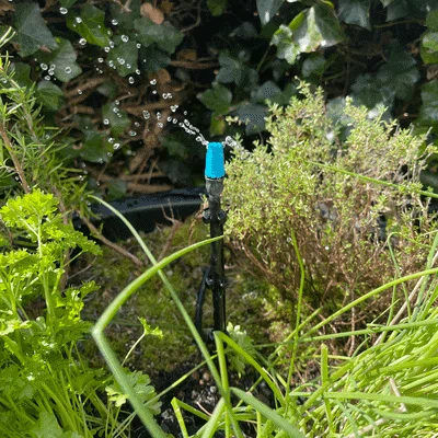 Giá đỡ dựng đứng cho đầu phun & ống Gardena micro drip tưới cây