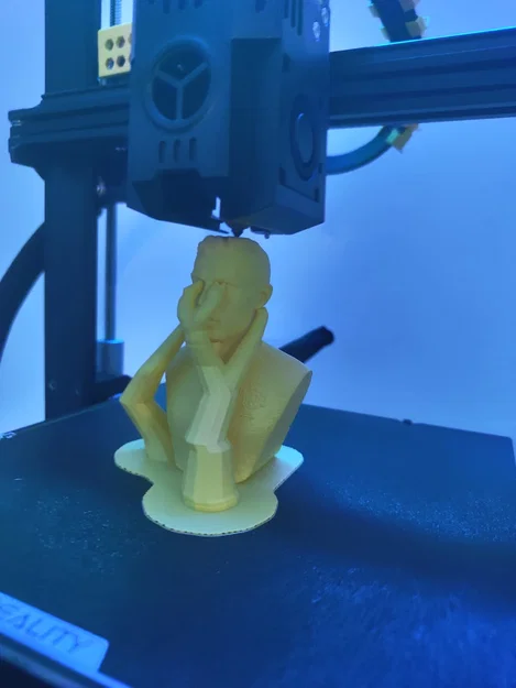 Mô hình tượng bán thân Cristiano Ronaldo cực chi tiết dành cho fan CR7 - Image 3