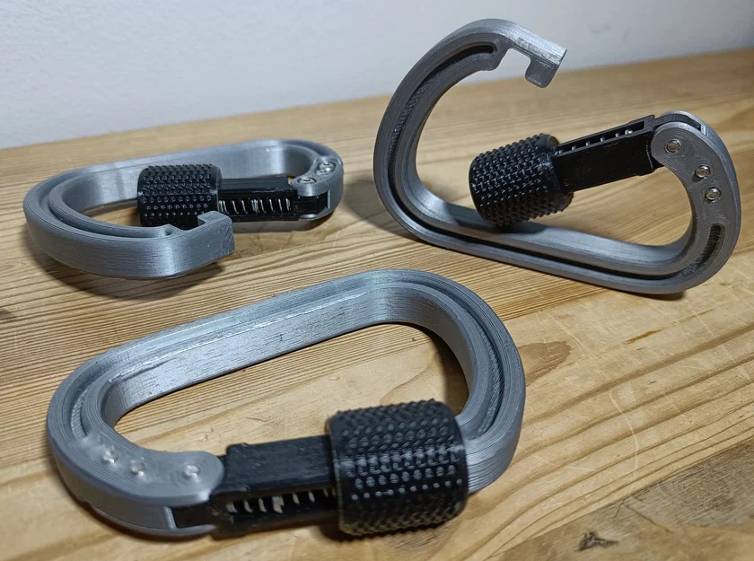 Carabiner có khóa an toàn lò xo (spring loaded secured lock) - Image 1