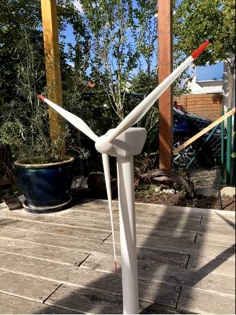 Tuabin gió (Wind Turbine) hoạt động – chừa chỗ gắn máy phát nhỏ - Image 2