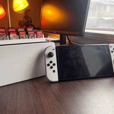 Giá trưng bày băng game Nintendo Switch gắn sau Dock