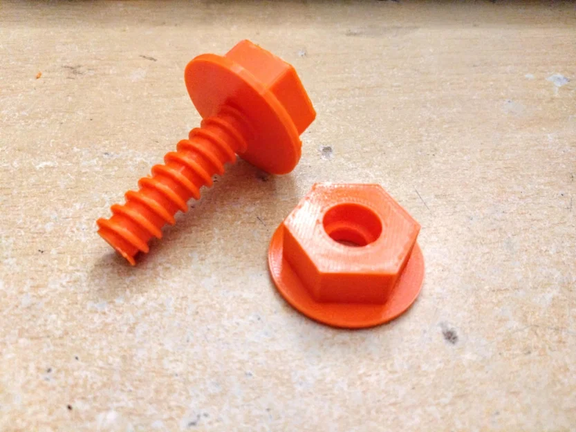 Bộ ốc và đai ốc (Screw and nut) cho bàn làm việc đồ chơi Lidl Playtive - Image 1