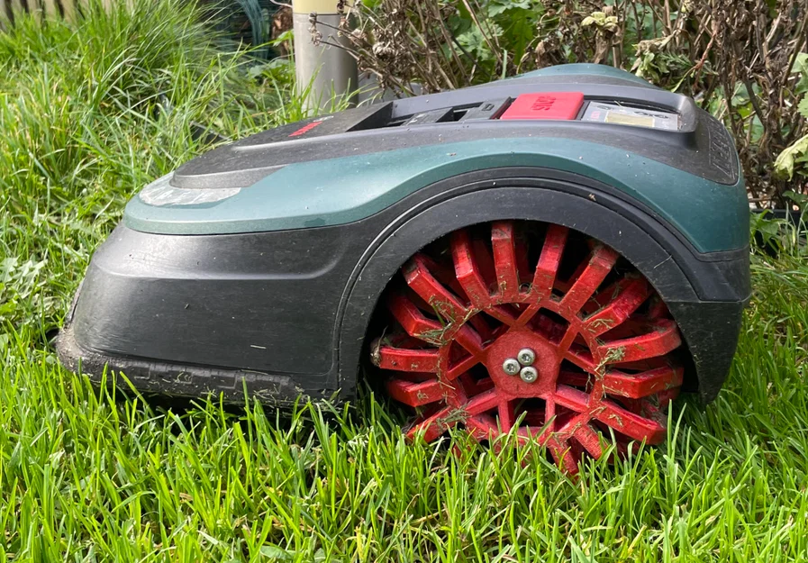 Bánh xe sau V3 cho máy cắt cỏ robot Bosch Indego S500 - Image 1