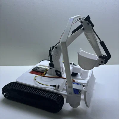 XRP Mover – Robot XRP đa năng với tay servo, track và đèn tích hợp