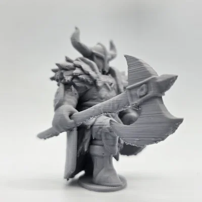 Mô hình chiến binh Viking dũng mãnh (Battle-Axe Viking Miniature)