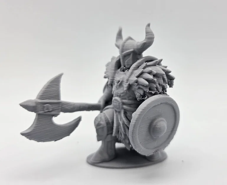 Mô hình chiến binh Viking dũng mãnh (Battle-Axe Viking Miniature) - Image 4