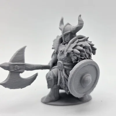 Mô hình chiến binh Viking dũng mãnh (Battle-Axe Viking Miniature)