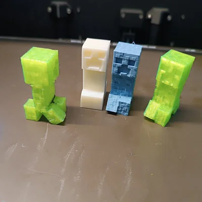 Mô hình 3D Creeper Minecraft trang trí bàn học độc đáo