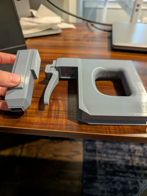 Marathon Shield Applicator - Mô hình thiết bị kích hoạt khiên 4 mảnh - Image 15